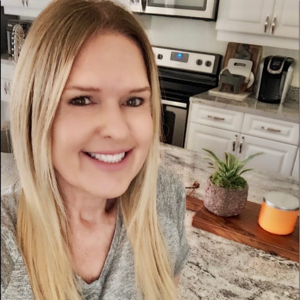 Meet your Posher, Stephanie